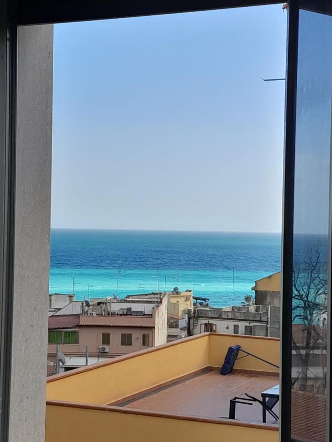 Mungi Bay, Flat With Sea View Roof Top Terrace 지아르디니낙소스 외부 사진