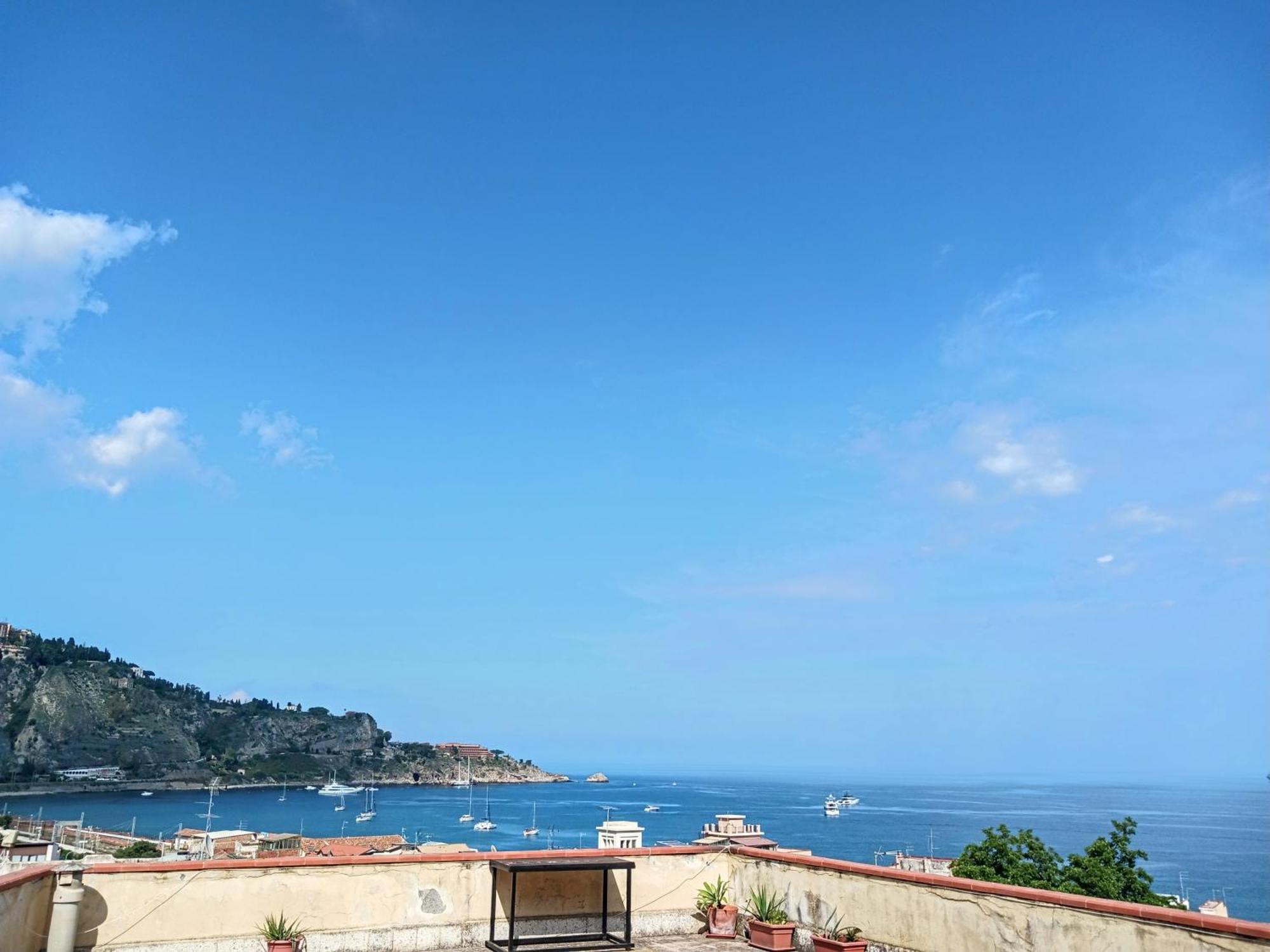 Mungi Bay, Flat With Sea View Roof Top Terrace 지아르디니낙소스 외부 사진