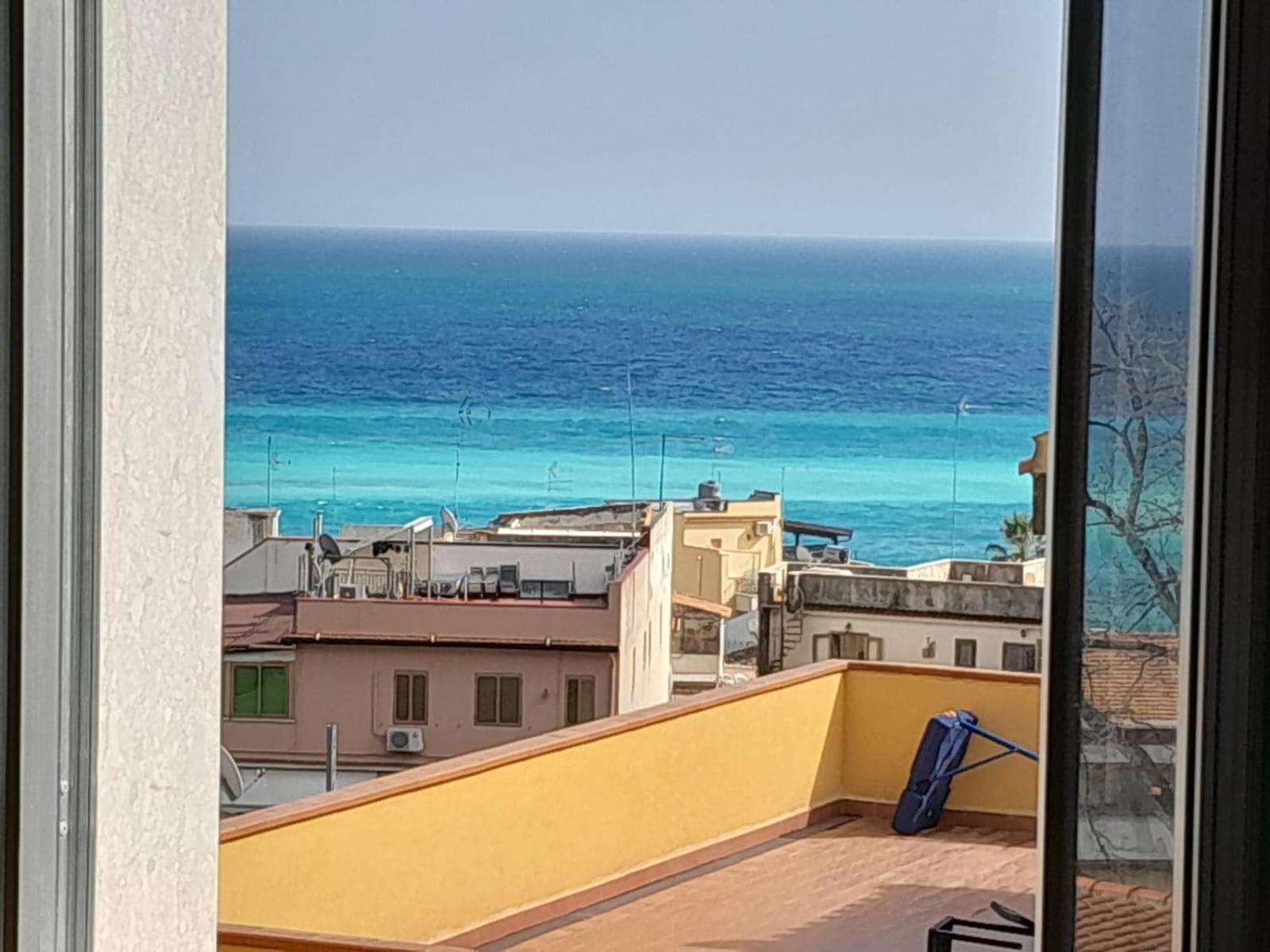 Mungi Bay, Flat With Sea View Roof Top Terrace 지아르디니낙소스 객실 사진